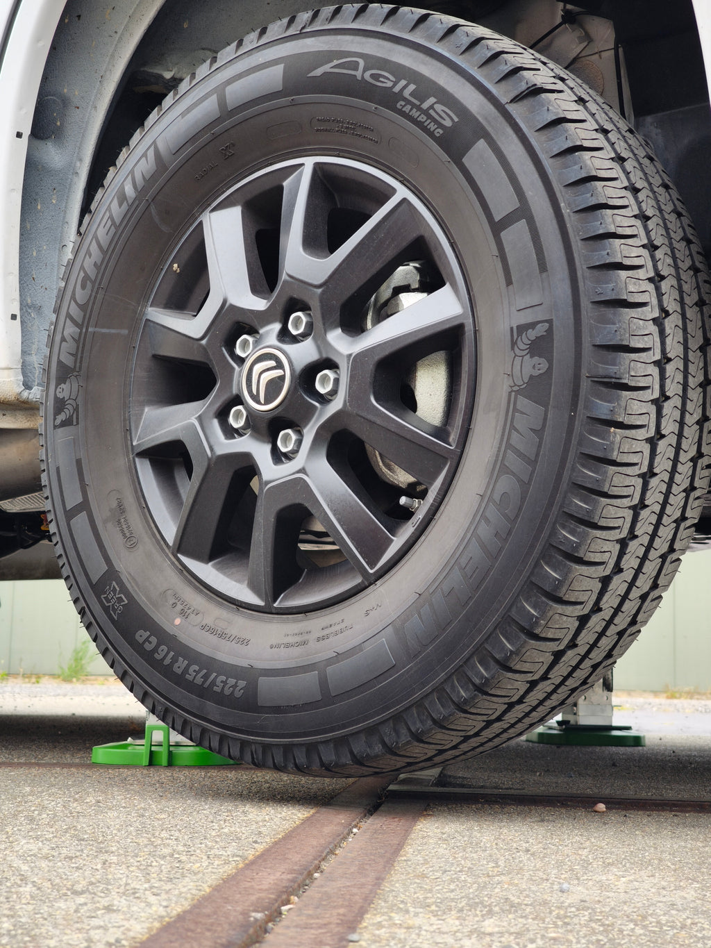 TESA Autolift 4 Steunpoten | Prijs incl. montage én adapterplaten voor & achter