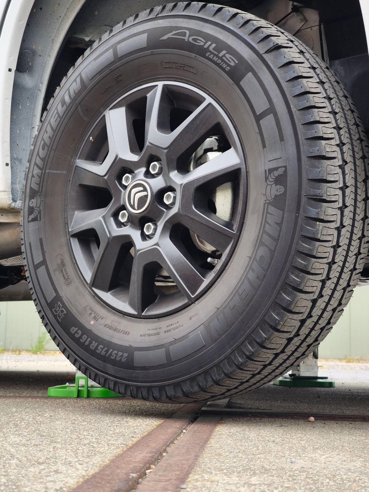 TESA Autolift 4 Steunpoten | Prijs incl. montage én adapterplaten voor & achter