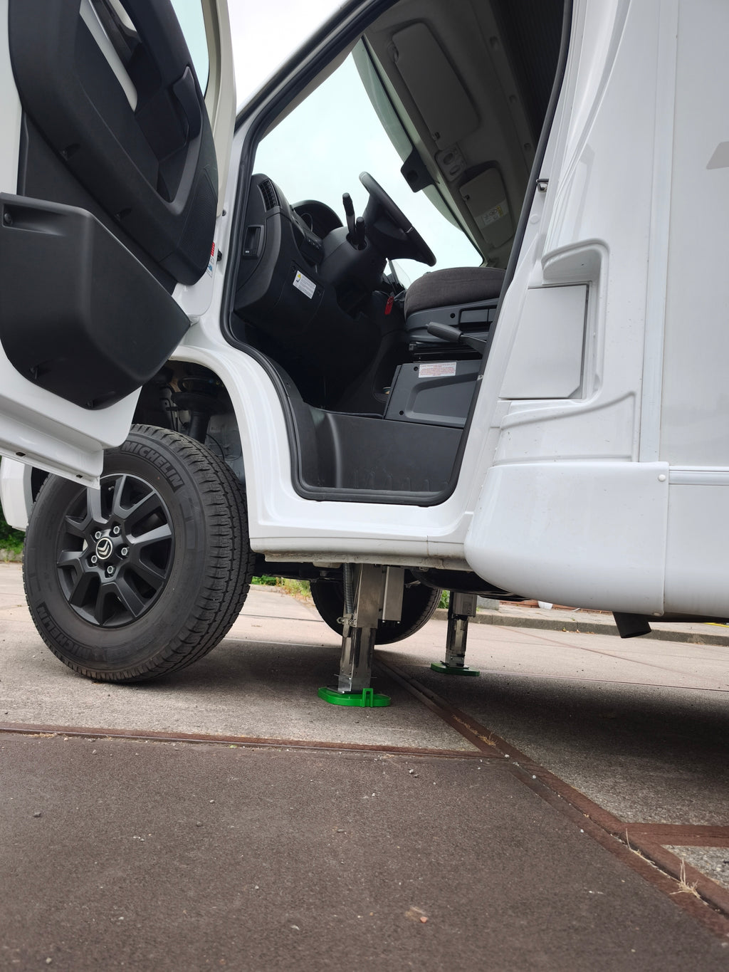 TESA Autolift 4 Steunpoten | Prijs incl. montage én adapterplaten voor & achter